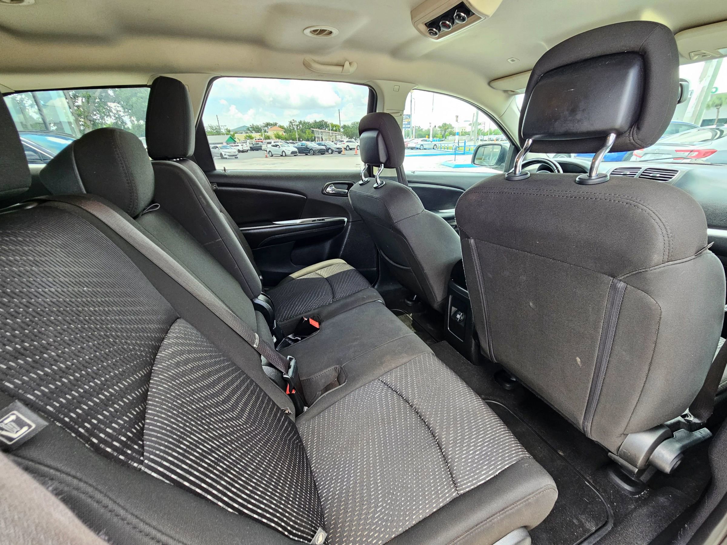 Used 2019 Dodge Journey SE w/ Connectivity Group FWD image 15