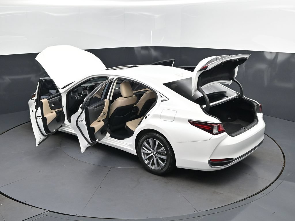 Certified 2021 Lexus ES 300h w/ Accessory Package FWD image 47
