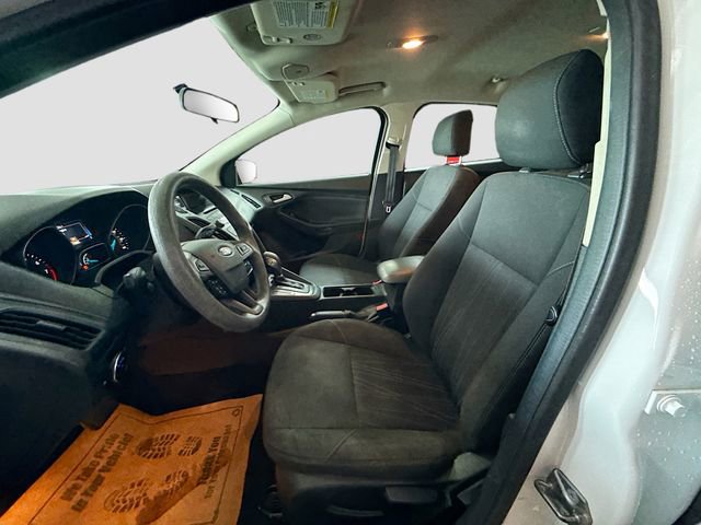 Used 2017 Ford Focus SE FWD image 20