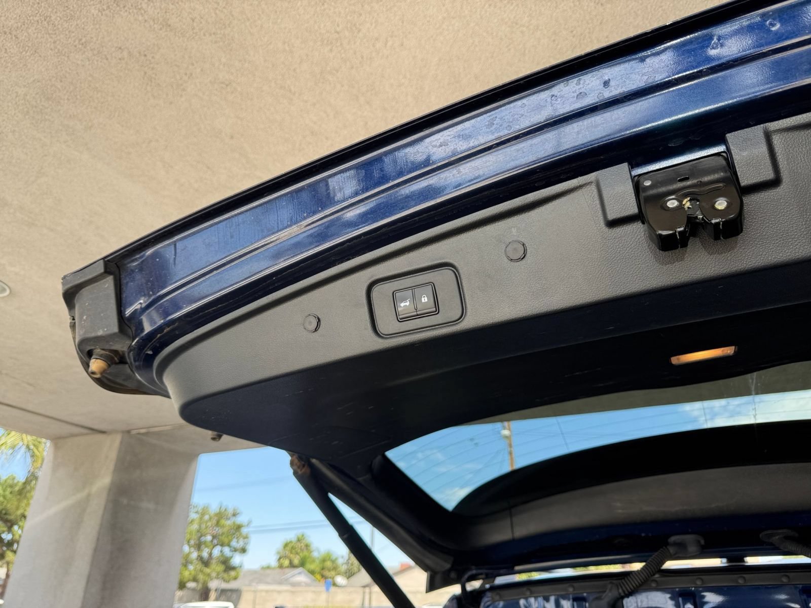 Used 2025 Nissan Pathfinder SV AWD/4WD image 22