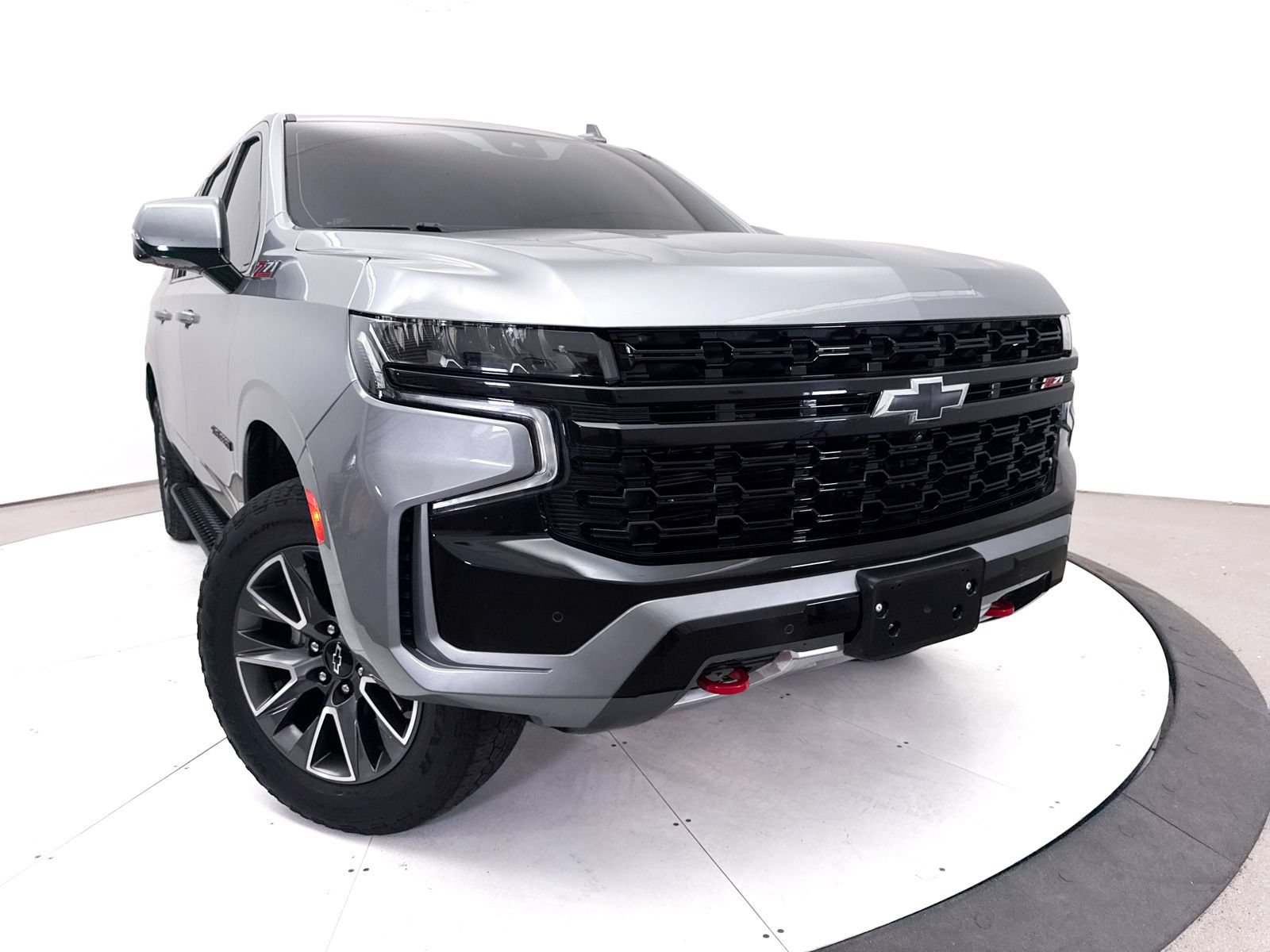 Used 2024 Chevrolet Suburban Z71 w/ Luxury Package AWD/4WD image 8