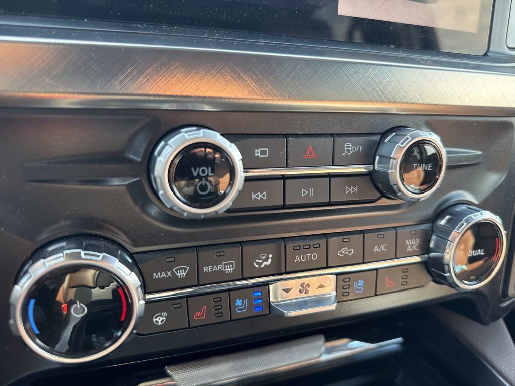 Used 2025 Ford F450 King Ranch w/ Chrome Package image 19