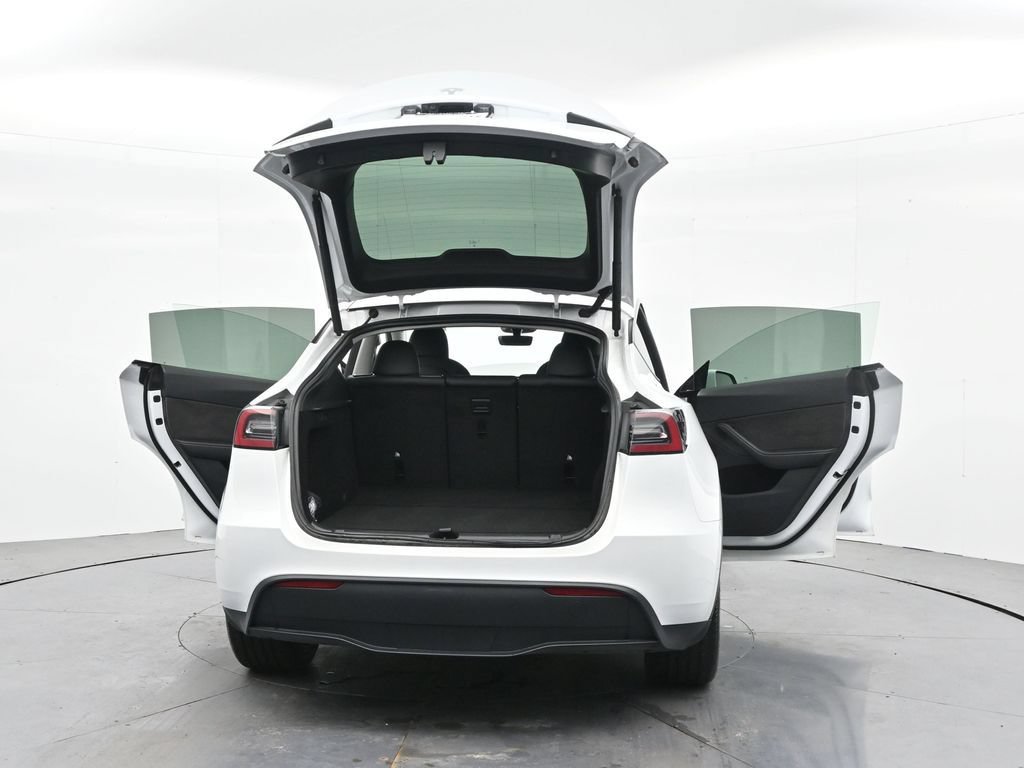 Used 2023 Tesla Model Y Long Range AWD/4WD image 39