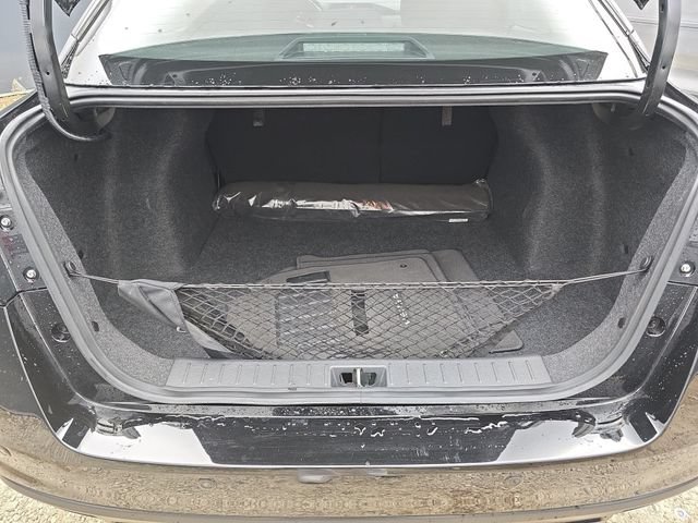 Used 2025 Nissan Versa SR w/ Trunk Package FWD image 15