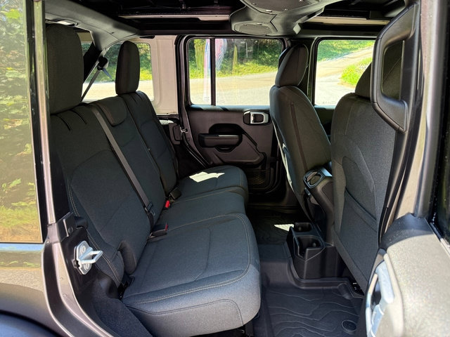 Used 2026 Jeep Wrangler Unlimited Sport AWD/4WD image 19