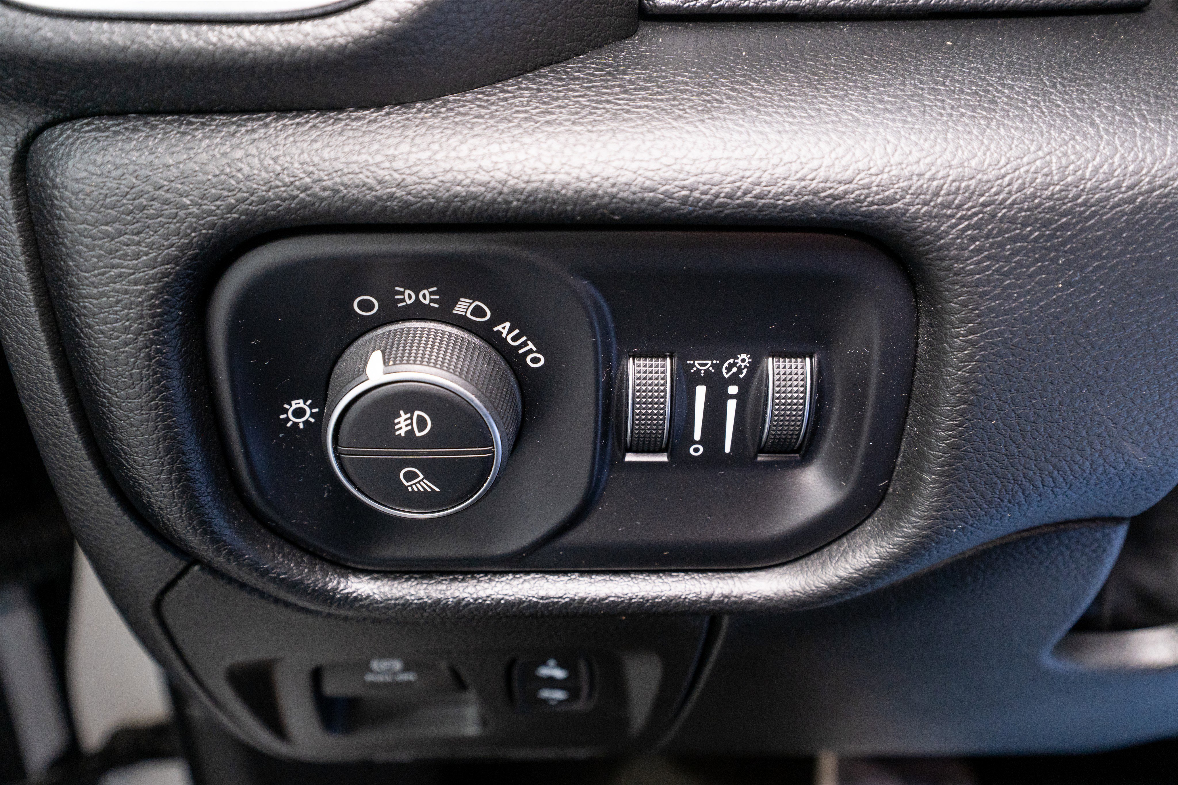 Used 2022 RAM 1500 Laramie AWD/4WD image 29
