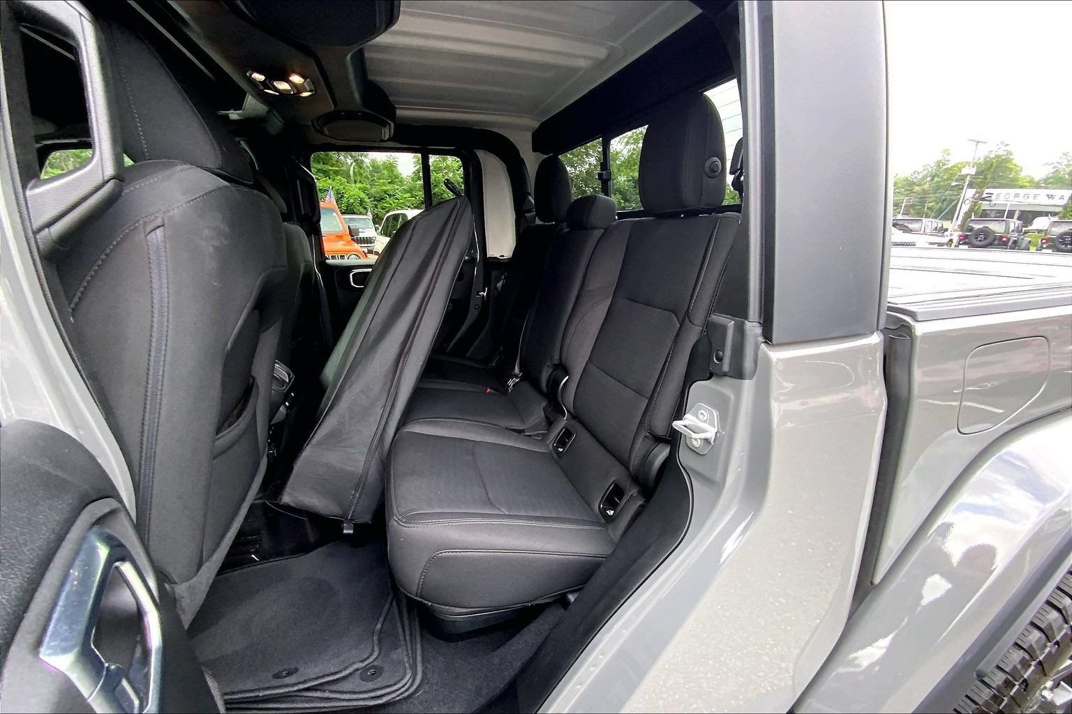 Used 2021 Jeep Gladiator Sport AWD/4WD image 17