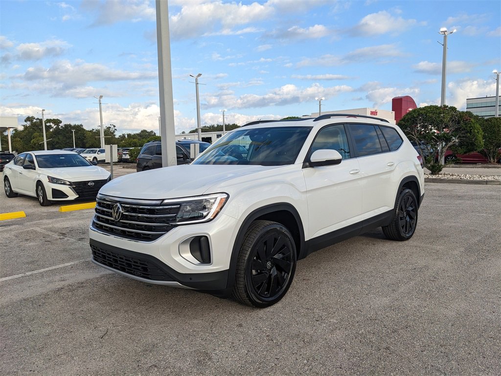 New 2026 Volkswagen Atlas SE image 2
