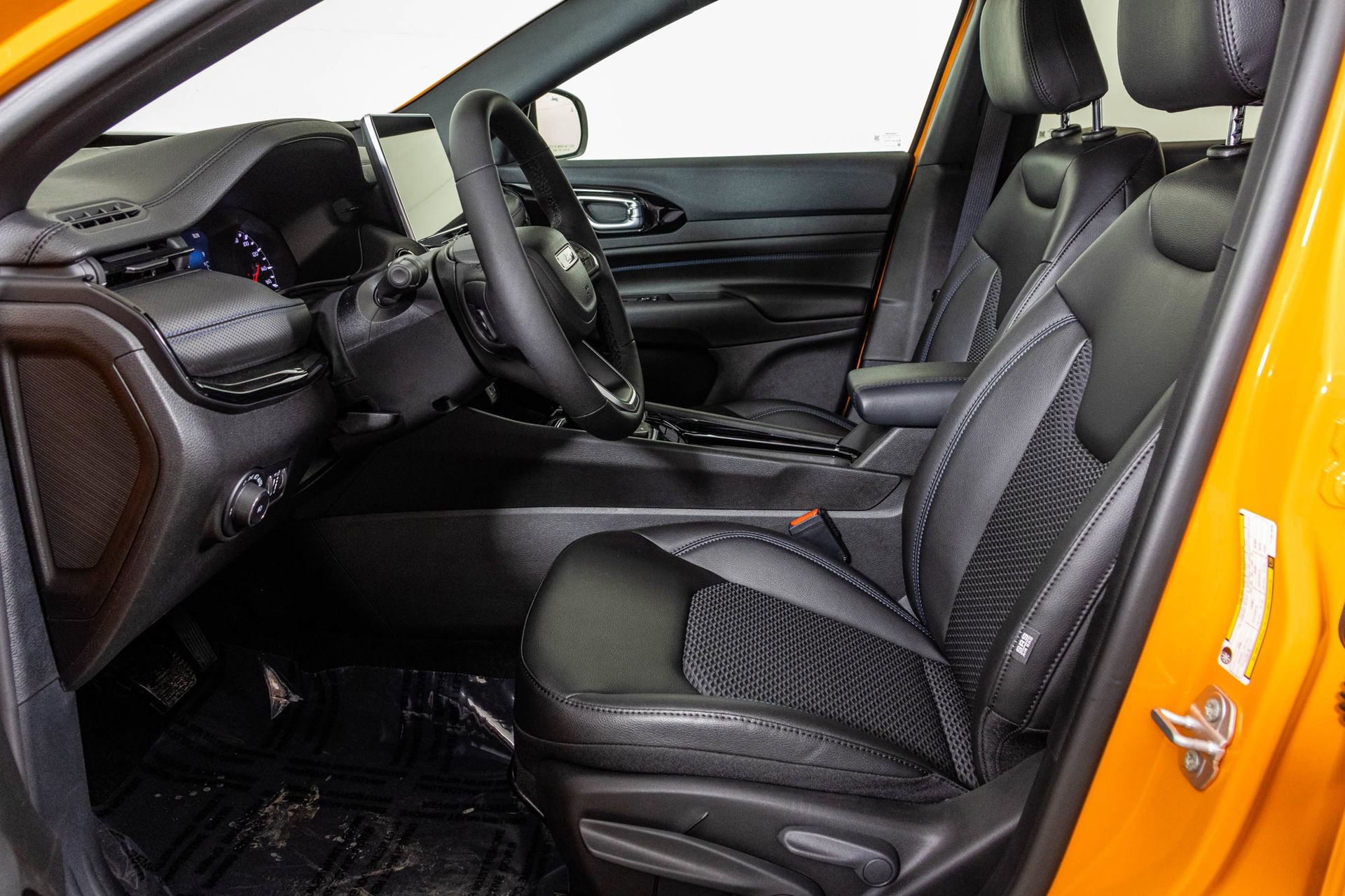 New 2026 Jeep Compass Latitude image 18