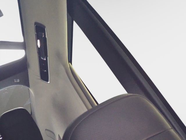 Certified 2025 Land Rover Range Rover Long Wheelbase Autobiography image 32