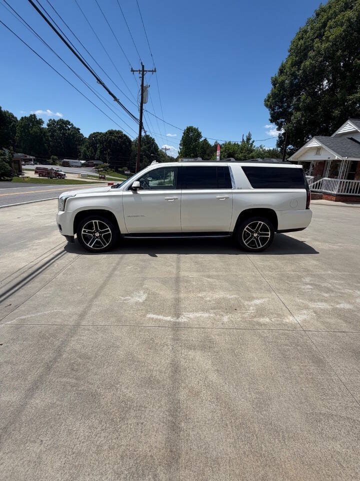 Used 2015 GMC Yukon XL SLT w/ Open Road Package AWD/4WD image 3