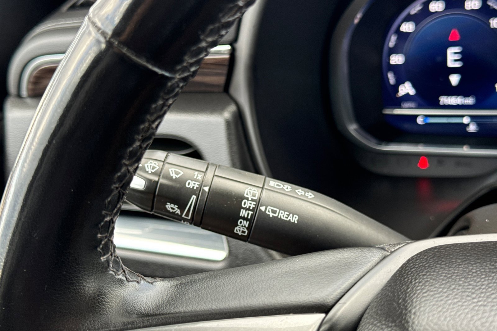 Used 2023 Chevrolet Tahoe LT w/ Luxury Package image 37