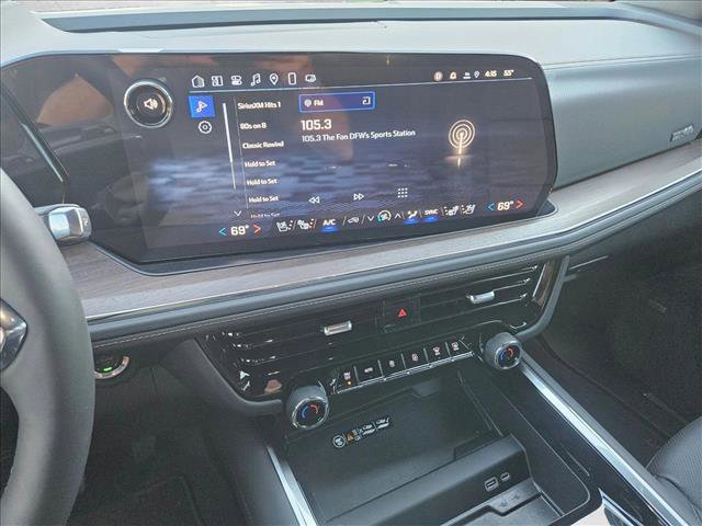 Certified 2025 Chevrolet Suburban High Country image 17