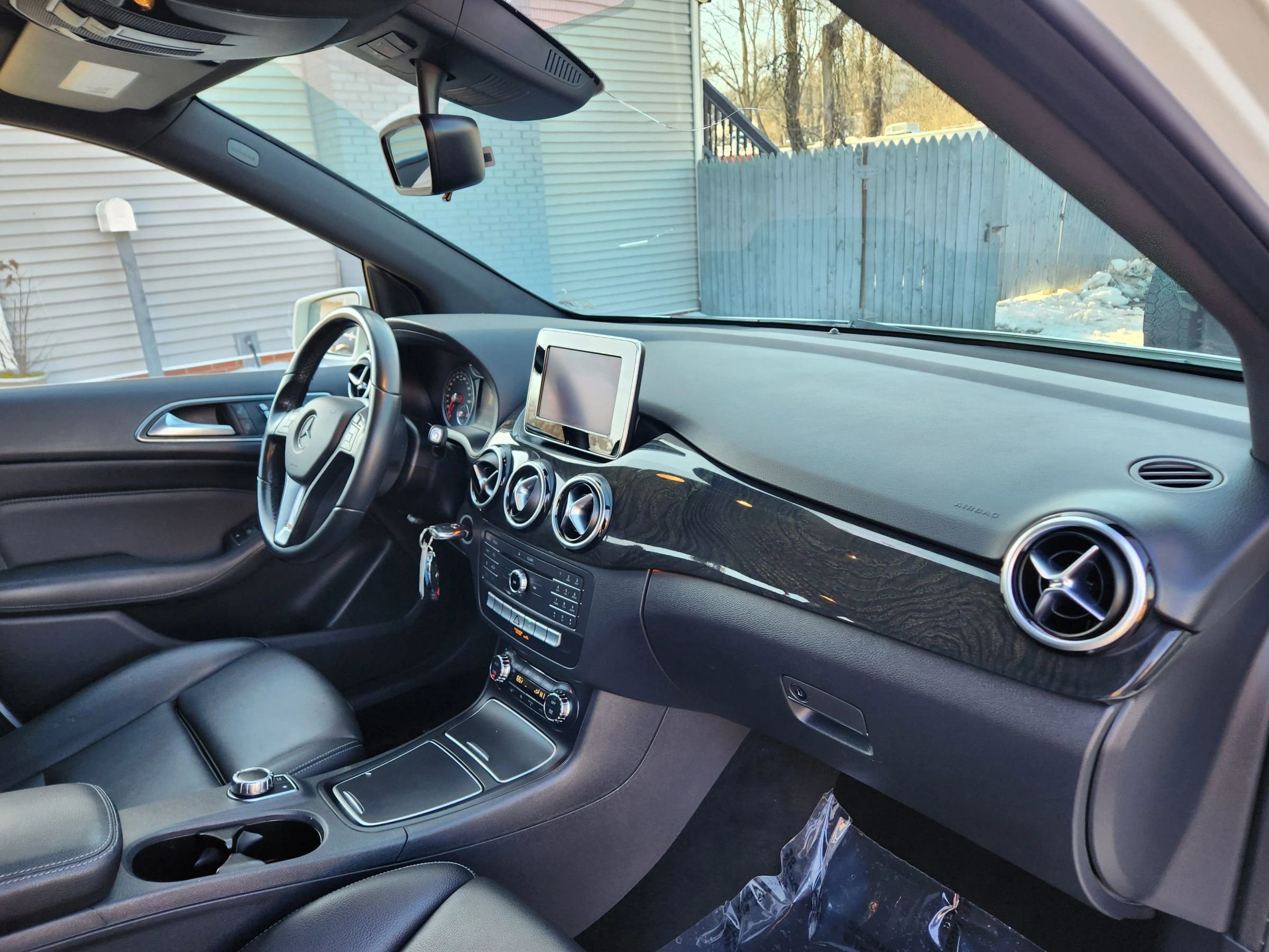 Used 2017 Mercedes-Benz B 250e image 17