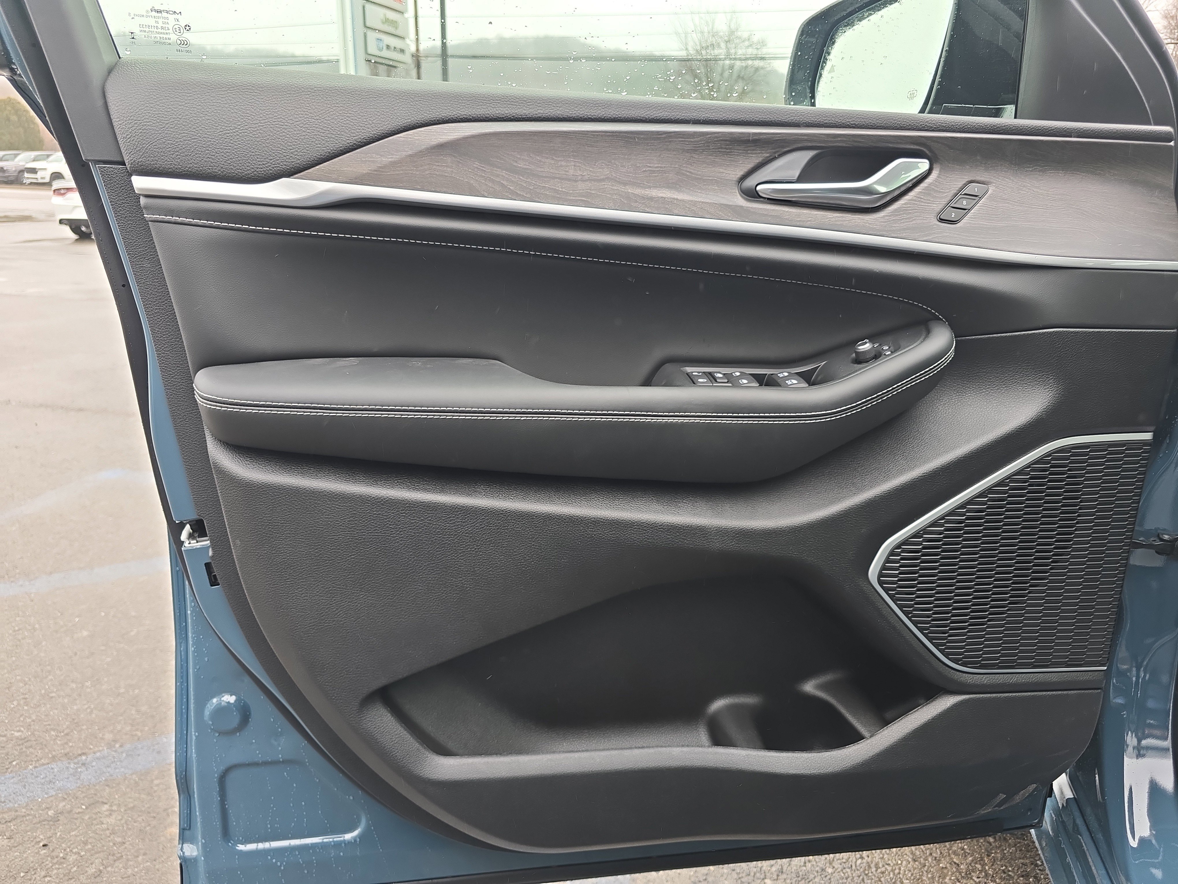 New 2026 Jeep Grand Cherokee L Limited image 18