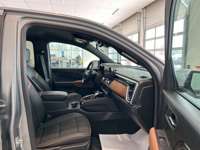 Used 2024 GMC Canyon AT4 image 15