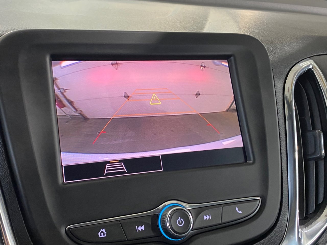 Used 2022 Chevrolet Equinox LT image 24