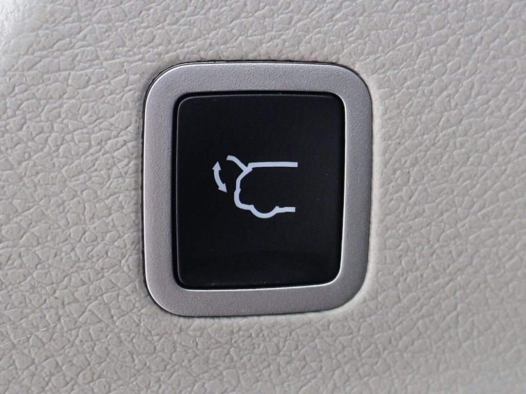 Used 2023 Chrysler Pacifica Touring-L FWD image 56