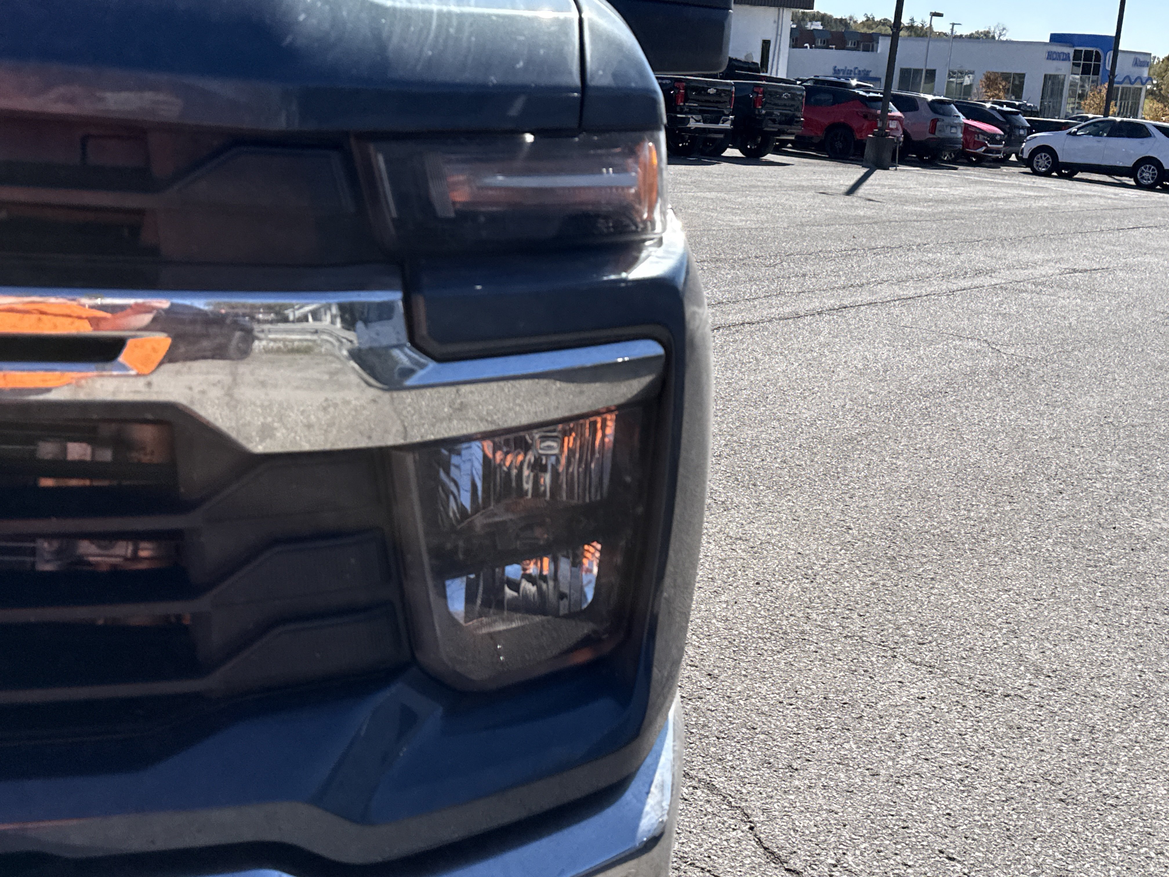 Used 2025 Chevrolet Silverado 2500 LT w/ Convenience Package AWD/4WD image 10