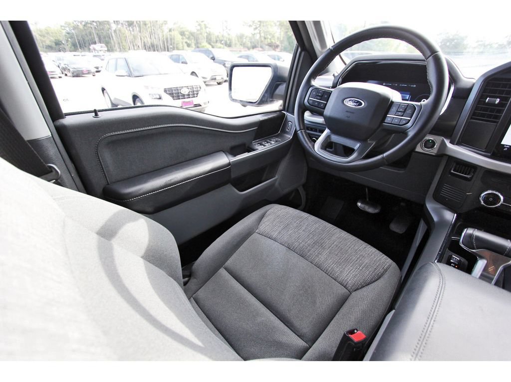 Used 2023 Ford F150 Lightning XLT AWD/4WD image 11