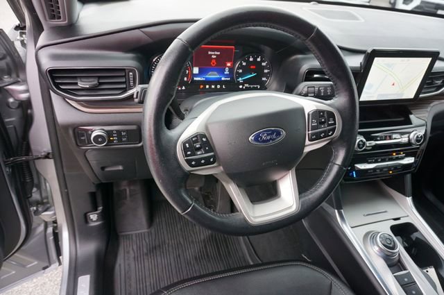 Certified 2022 Ford Explorer Limited w/ Equipment Group 301A image 12