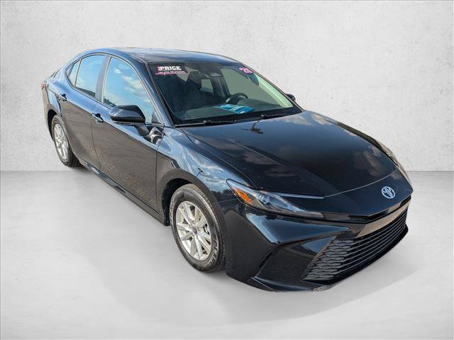 Used 2025 Toyota Camry LE FWD image 3