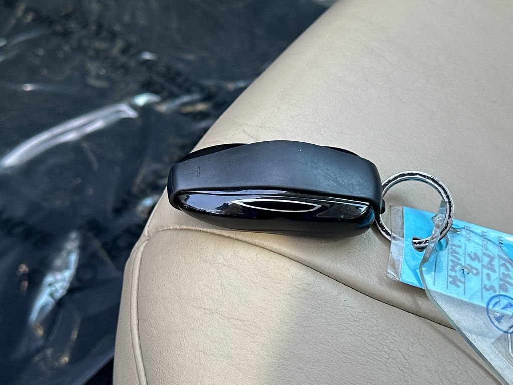 Used 2013 Tesla Model S image 27