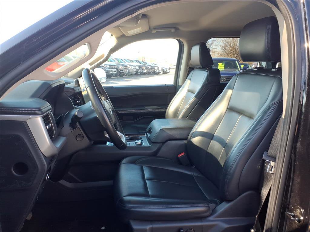 Used 2024 Ford Expedition XLT image 28