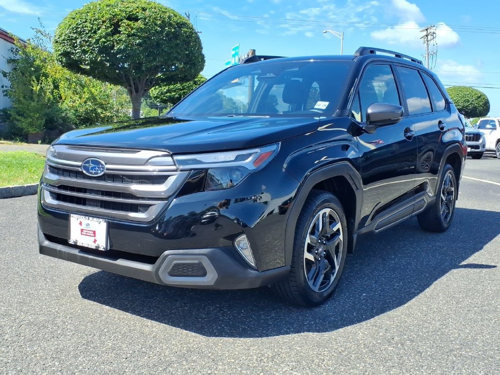 Used 2025 Subaru Forester Limited AWD/4WD image 3