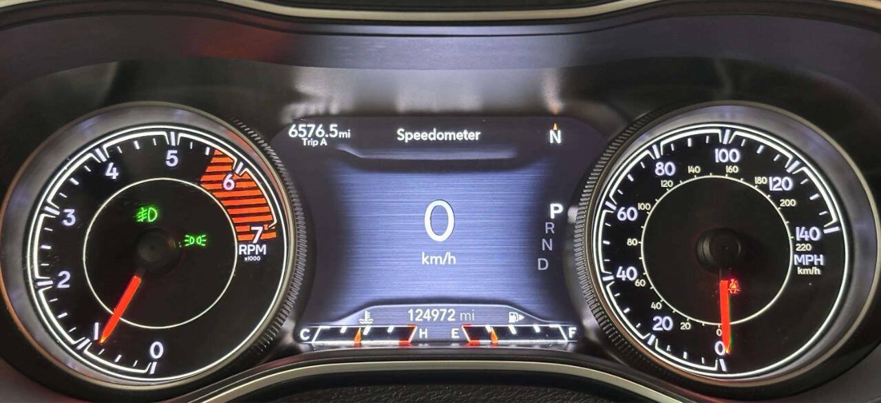 Used 2019 Jeep Cherokee Trailhawk w/ Cold Weather Group AWD/4WD image 37