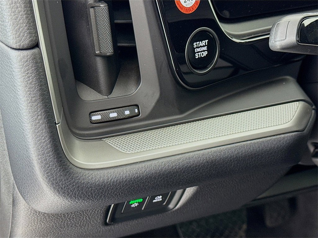 Certified 2025 Porsche Cayenne Coupe image 14