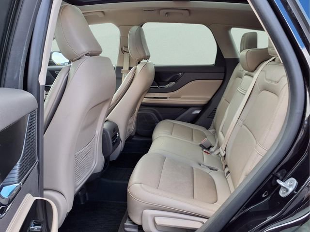 Used 2022 Lincoln Corsair AWD w/ Premium Package image 13