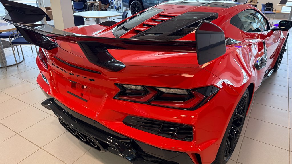 Used 2025 Chevrolet Corvette ZR1 w/ ZR1 Carbon Fiber Aero Package RWD image 6