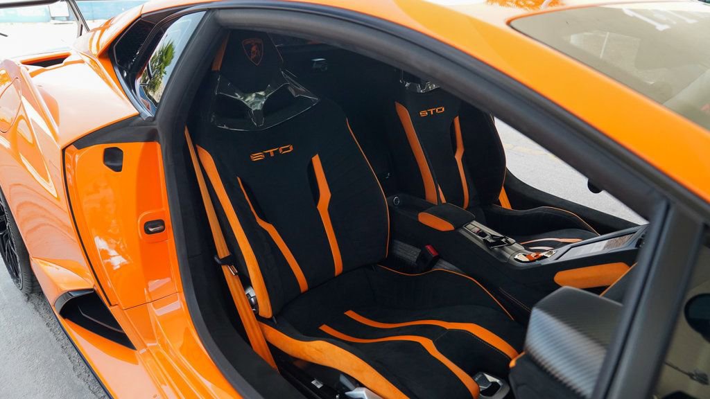 Used 2022 Lamborghini Huracan STO image 74