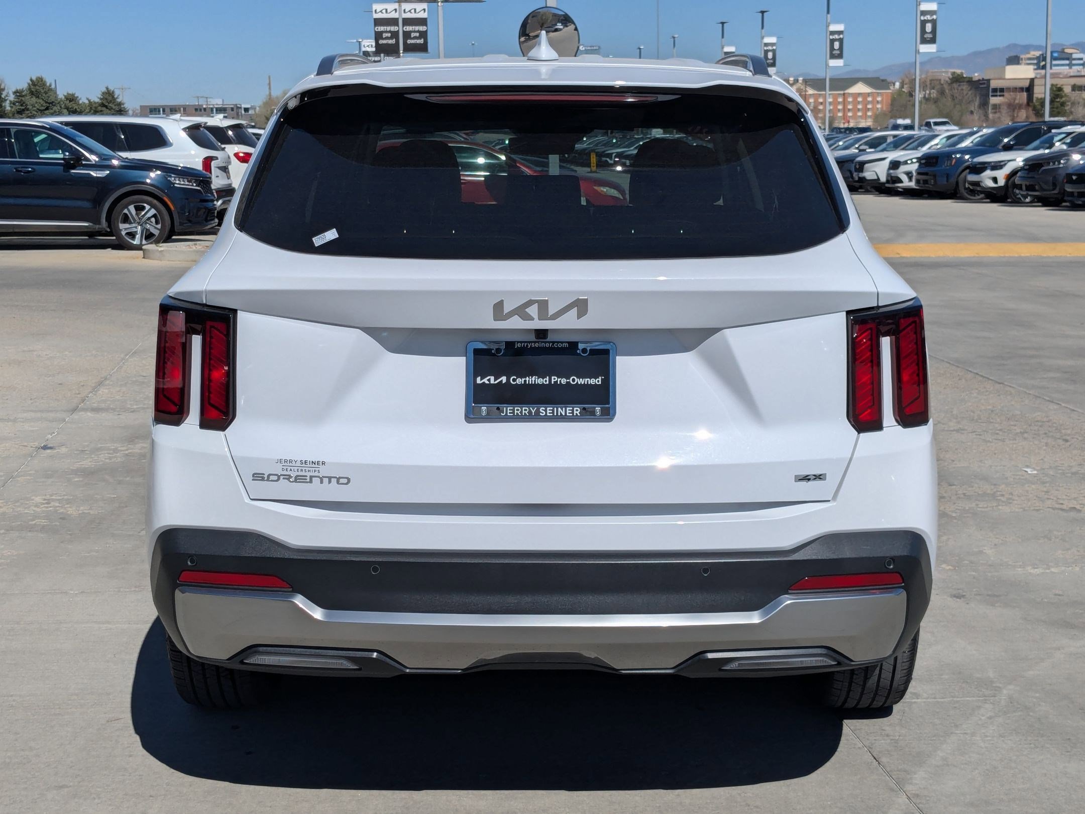 Certified 2025 Kia Sorento S image 4
