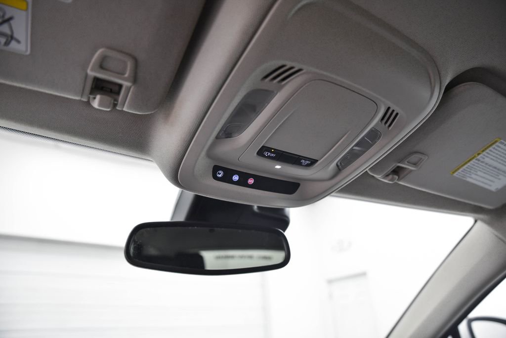 Used 2023 Buick Envision Essence image 18