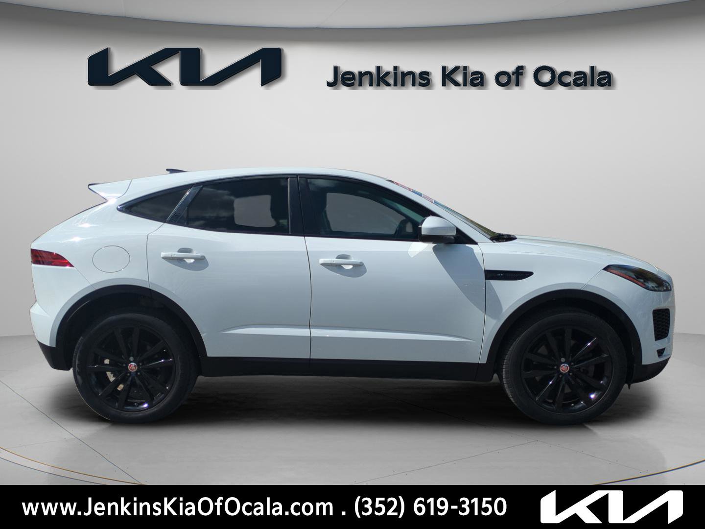 Used 2020 Jaguar E-PACE SE image 2