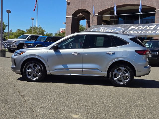 Certified 2023 Ford Escape ST-Line w/ Tech Pack #1 AWD/4WD image 7