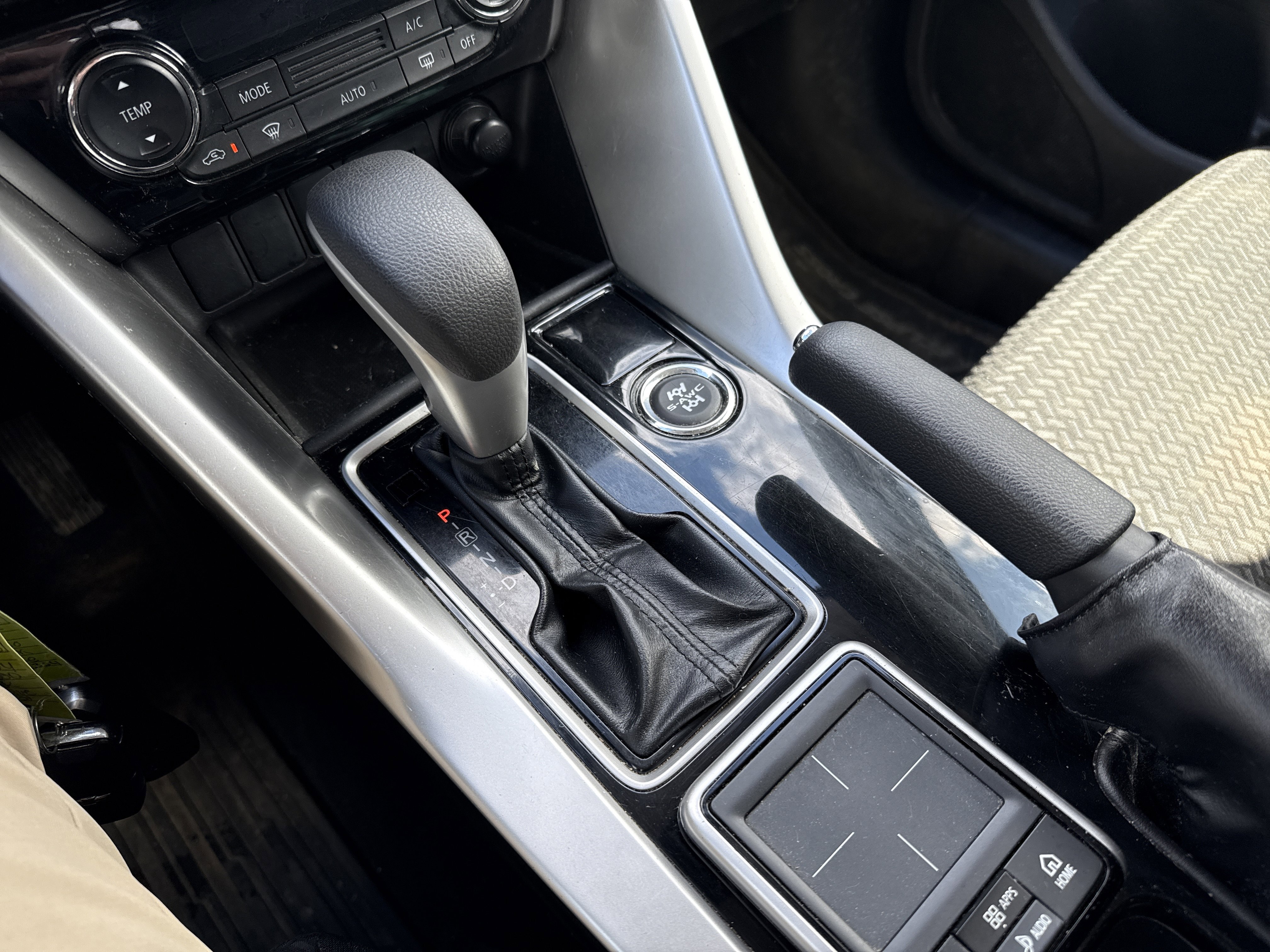 Used 2018 Mitsubishi Eclipse Cross LE image 21