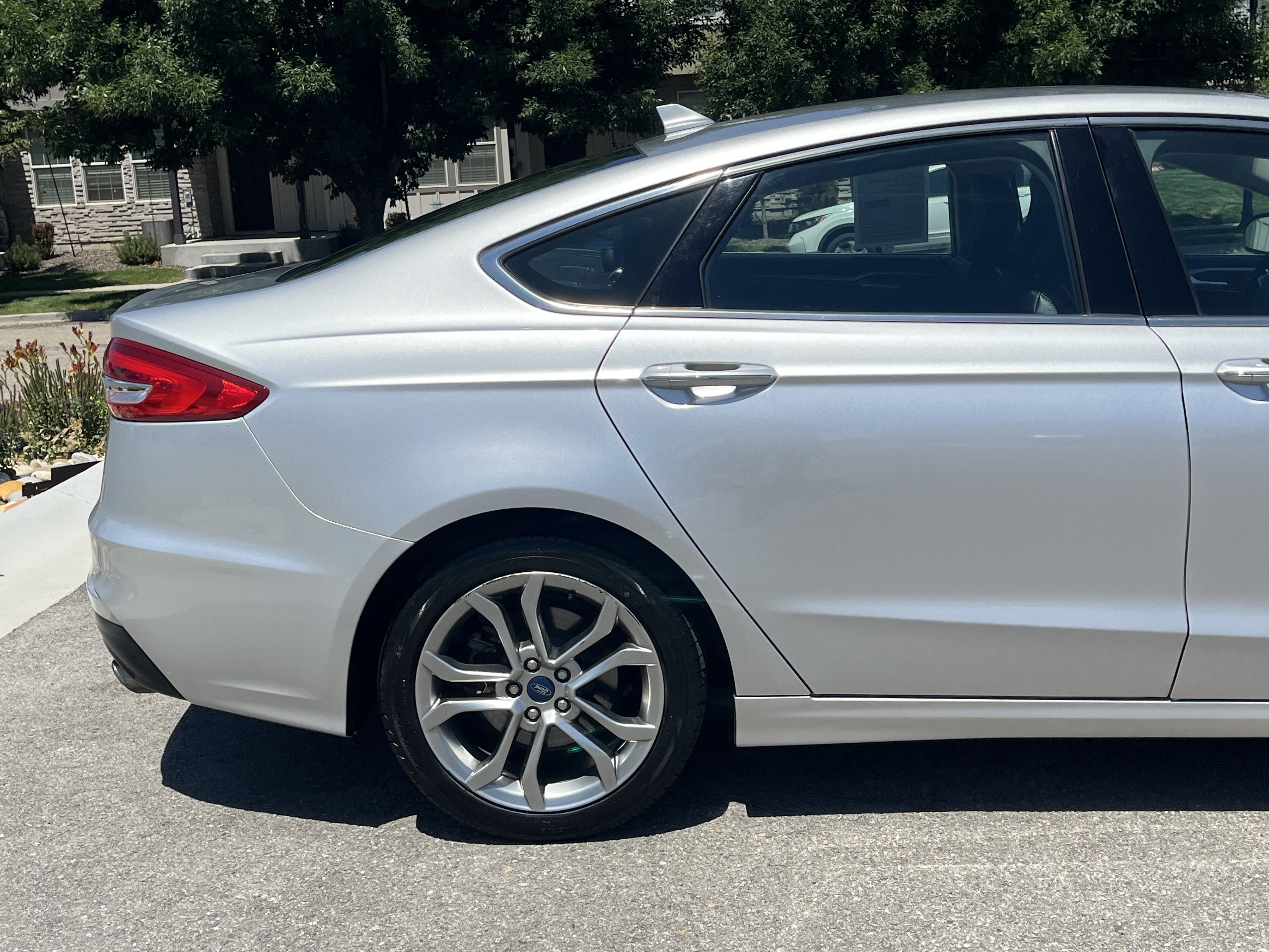 Used 2019 Ford Fusion SEL FWD image 6