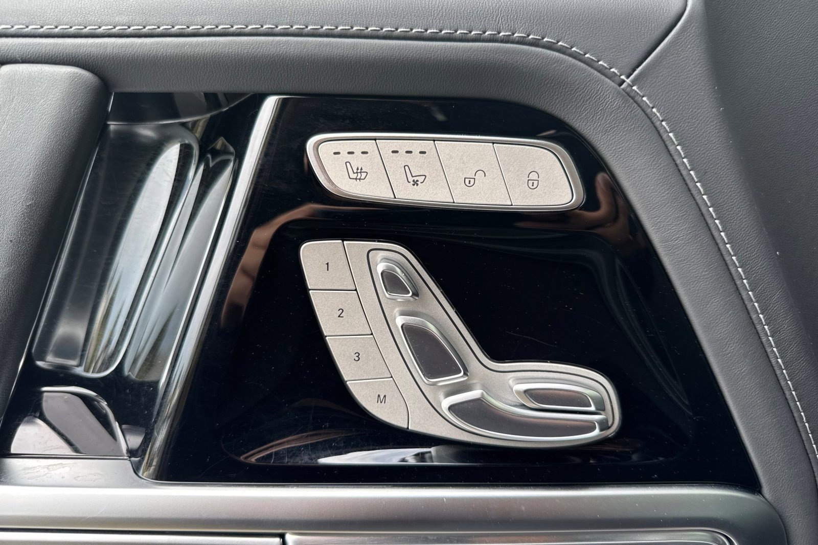 Used 2024 Mercedes-Benz G 550 image 22