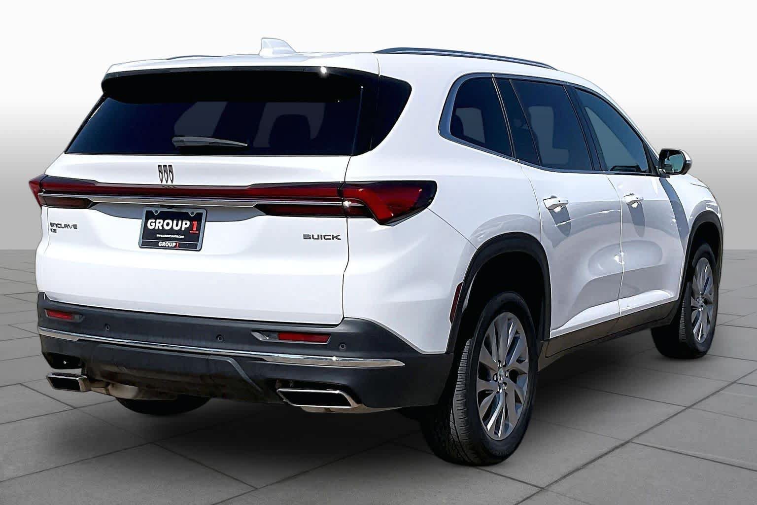 Used 2025 Buick Enclave Preferred AWD/4WD image 13