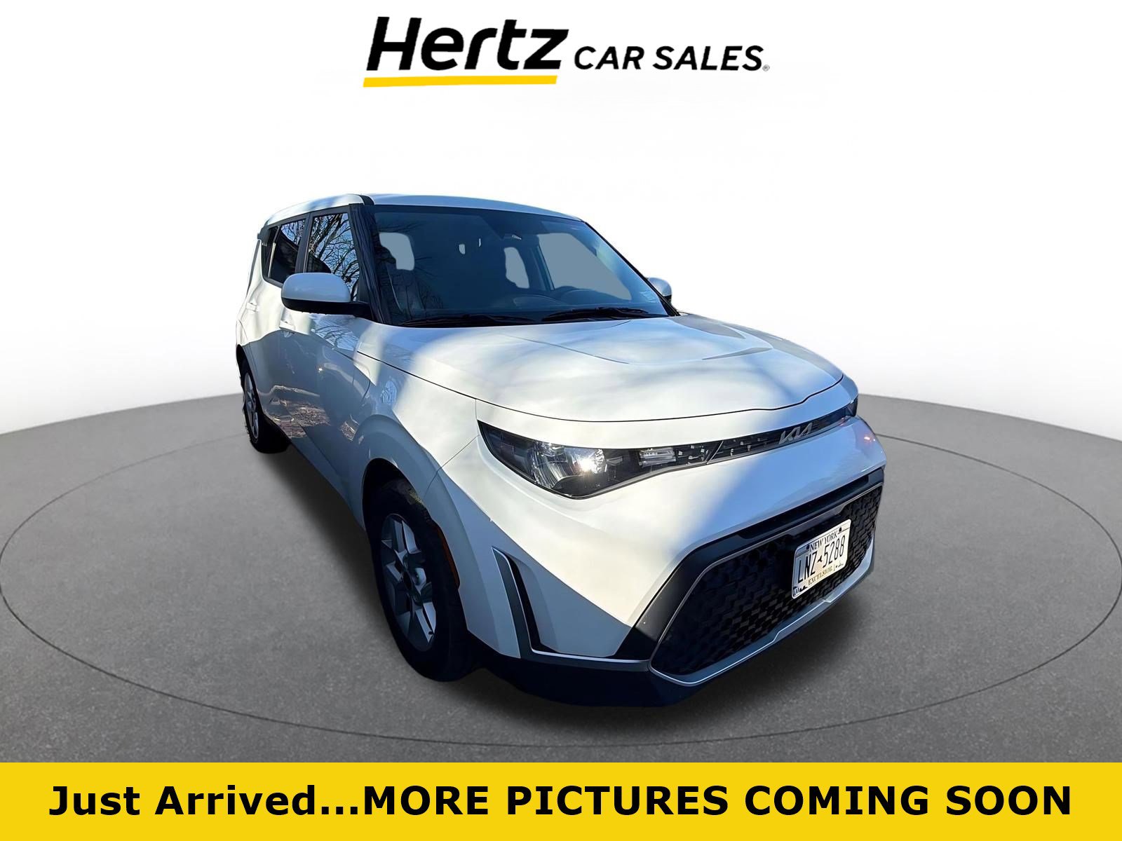 Used 2025 Kia Soul LX w/ LX Technology Package FWD image 1