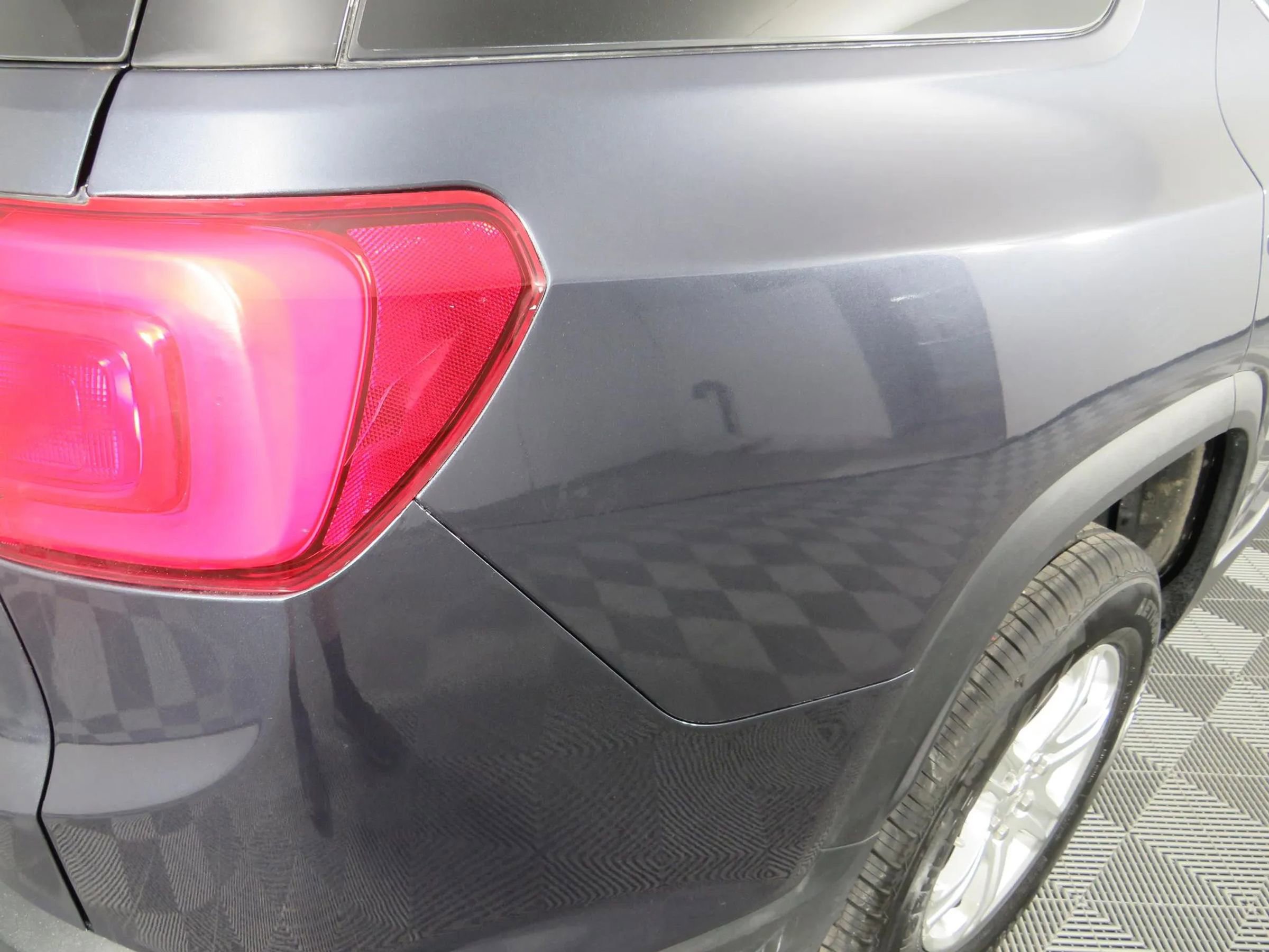 Used 2019 GMC Acadia SLE w/ LPO, Floor Liner Package image 30