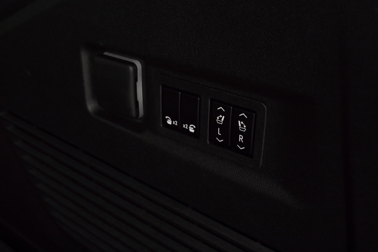 Used 2023 Chevrolet Suburban RST image 31