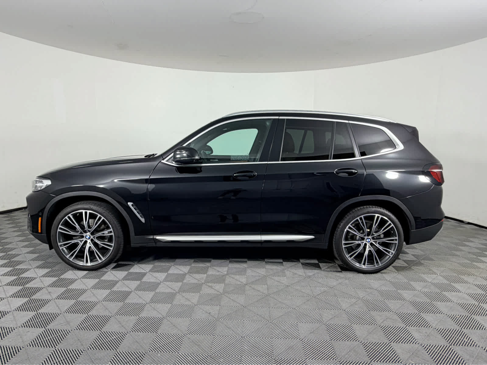 Used 2024 BMW X3 xDrive30i w/ Convenience Package AWD/4WD image 6