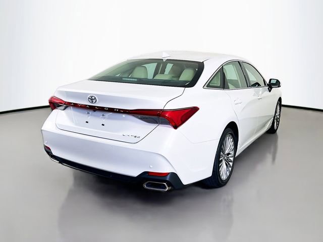 Used 2020 Toyota Avalon Limited image 9