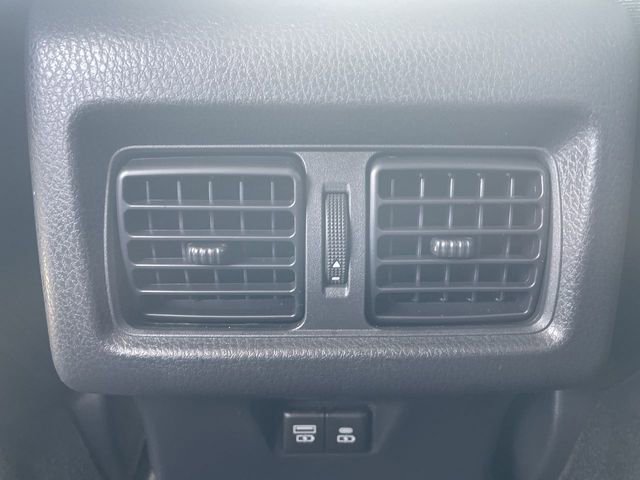 Used 2025 Toyota Camry LE w/ Convenience Package image 20