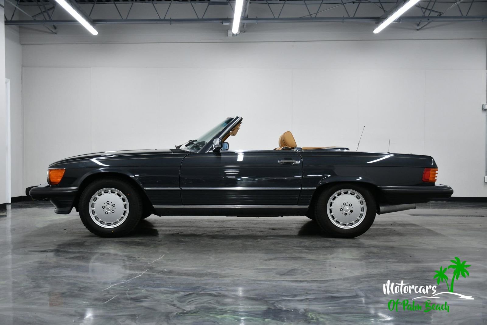 Used 1989 Mercedes-Benz 560 SL image 6