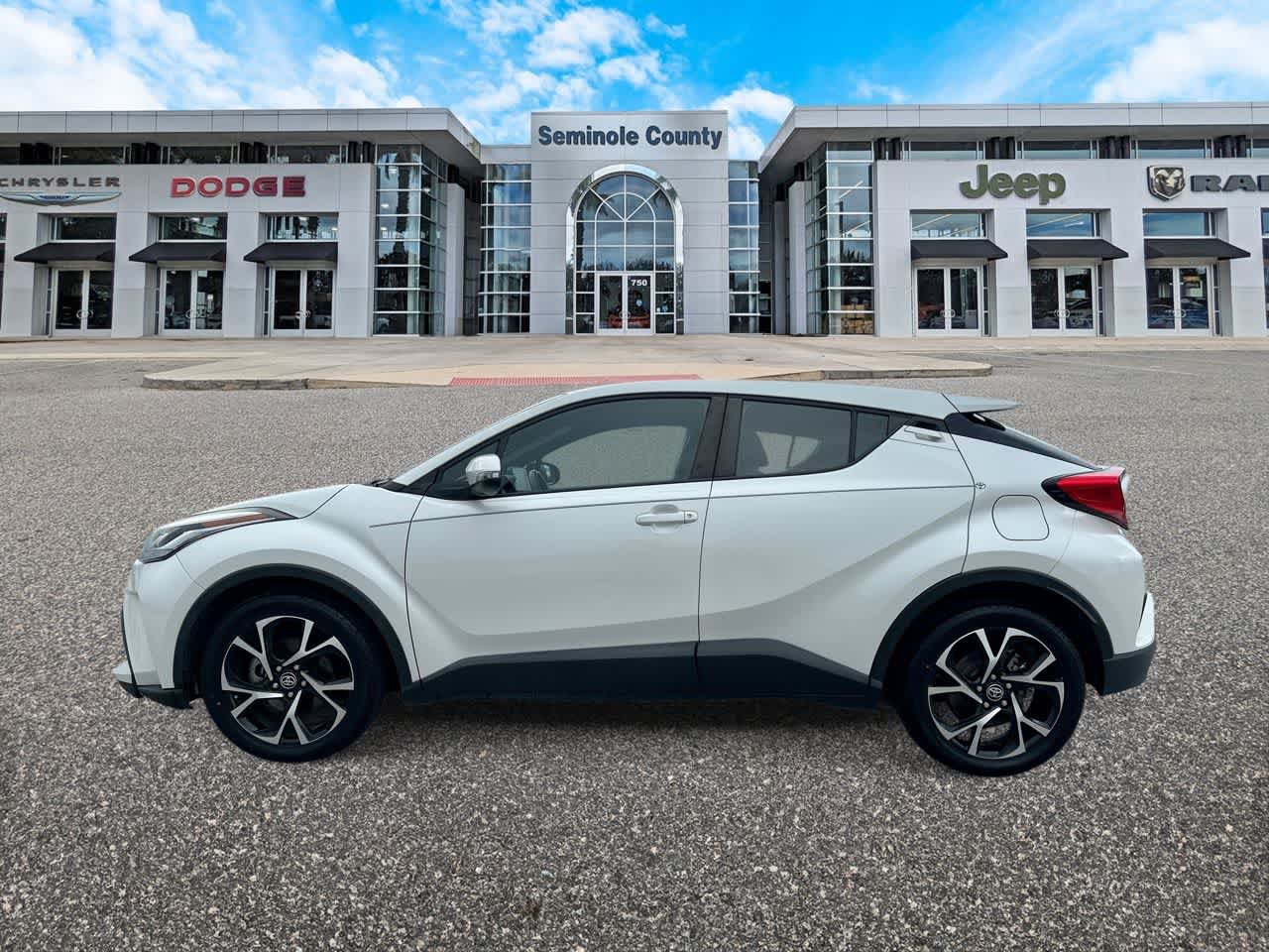 Used 2021 Toyota C-HR XLE FWD image 5